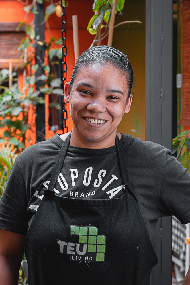 Nelisa, host at Teu Living